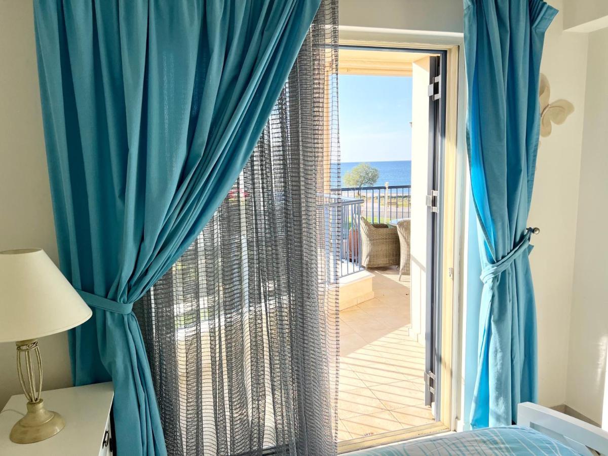 Odyssey Beach Front Apartment La Canée Extérieur photo